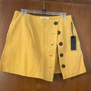 Button skirt